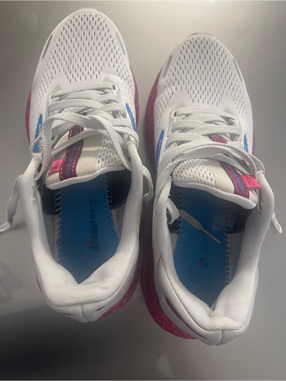 Brooks Adrenaline GTS 22 Women’s White Running Shoes with Pink and Blue Accents - Picture 5 of 11